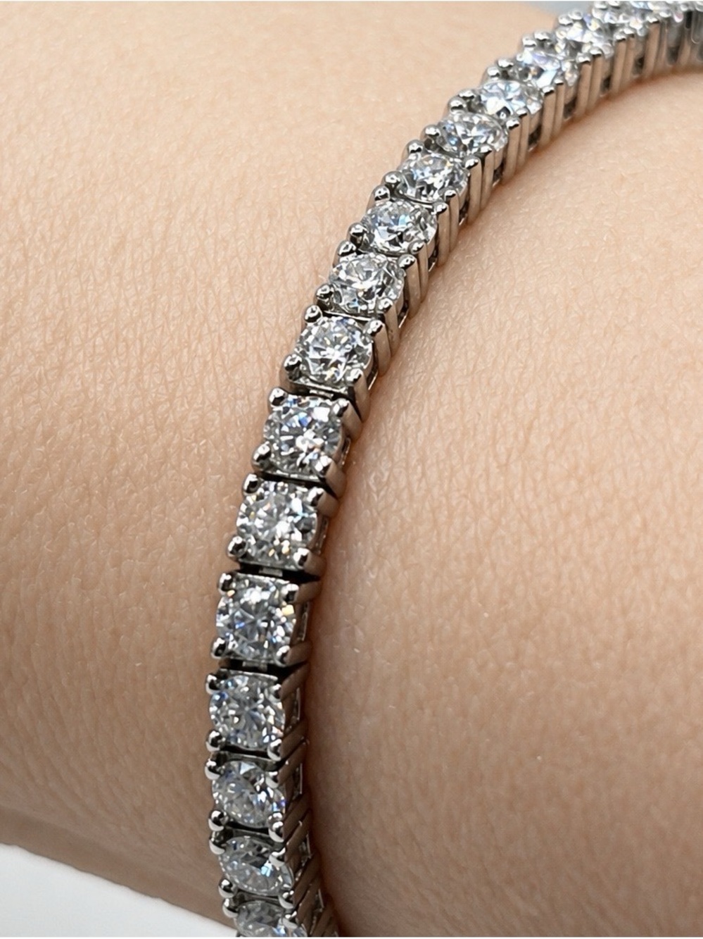 AAA 3mm Round White Moissanite Tennis Bracelet. D-color, VVSI. High-end stones!